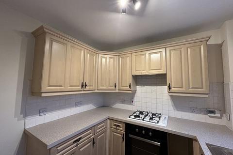 3 bedroom townhouse to rent, Kilton Avenue, Mansfield