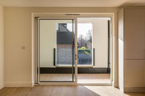 2 bedroom apartment for sale, 18 Brambledown Road, Sanderstead CR2