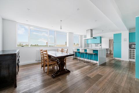 2 bedroom penthouse for sale, Burton Lodge, Portinscale Road, SW15
