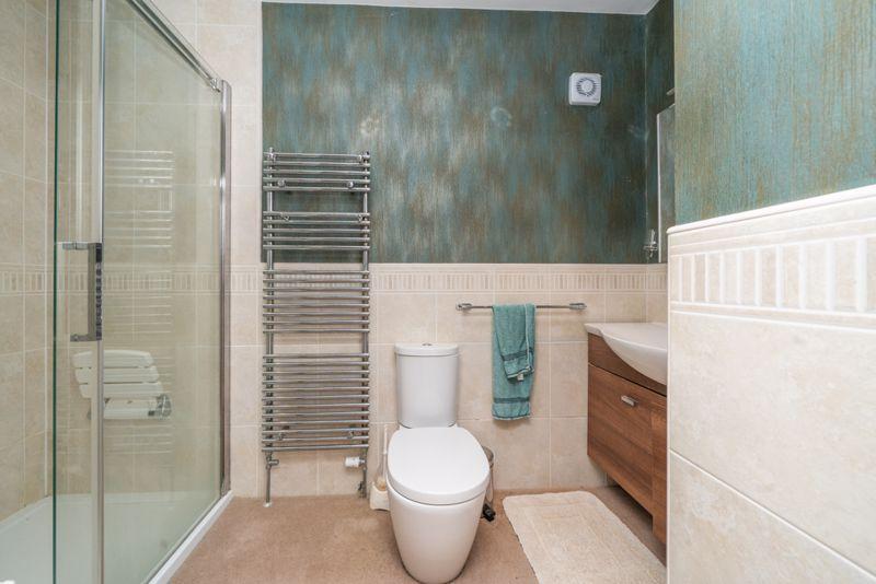 Bedroom 1 en suite