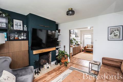 3 bedroom semi-detached house for sale, Harrow Way, Chelmsford, CM2