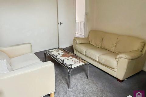 3 bedroom terraced house to rent, Ruskin Avenue, Manchester, Greater Manchester, M14