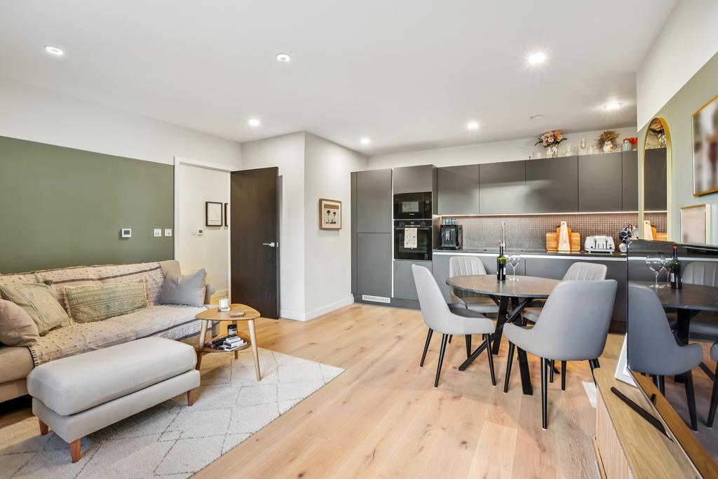 Kitchen   Dining Area