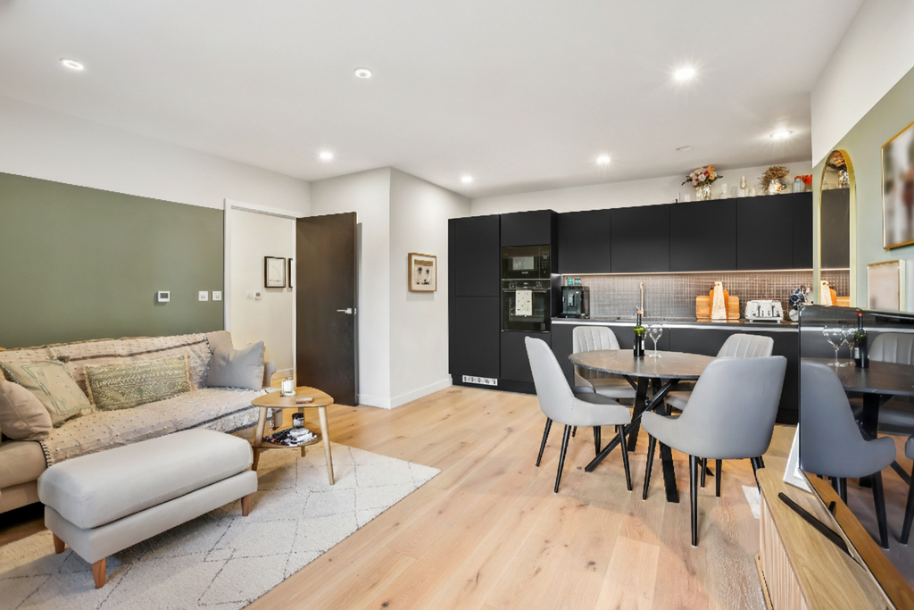 Kitchen   Dining Area