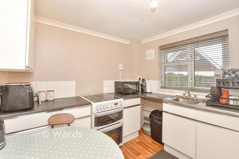2 bedroom end of terrace house for sale, Guilford Avenue, Dover CT16