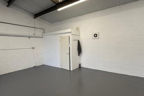 Warehouse to rent, Brookers Rd Billingshurst RH14 9UR