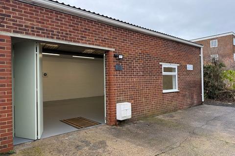 Warehouse to rent, Brookers Rd Billingshurst RH14 9UR