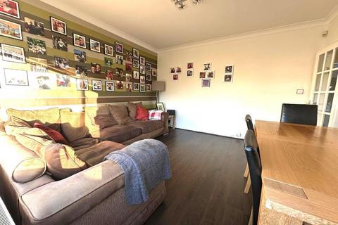 2 bedroom flat for sale, Hillside Road, Hale WA15
