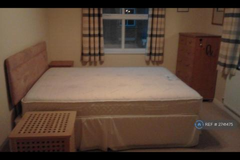 3 bedroom flat to rent, Wren Close, Stapleton, Bristol, BS16