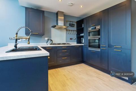 3 bedroom semi-detached house to rent, Wellings Grove, Arleston, Telford, TF1