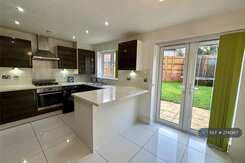 3 bedroom semi-detached house to rent, Collins Drive, Reading, RG6