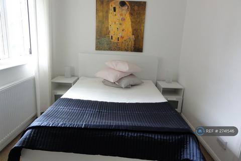 2 bedroom semi-detached house to rent, St. Peter's Close, London, SW17