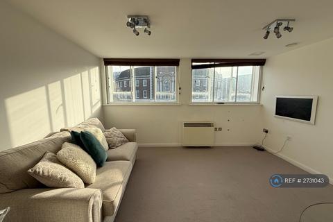 2 bedroom flat to rent, High Street, Kingston Upon Thames, KT1