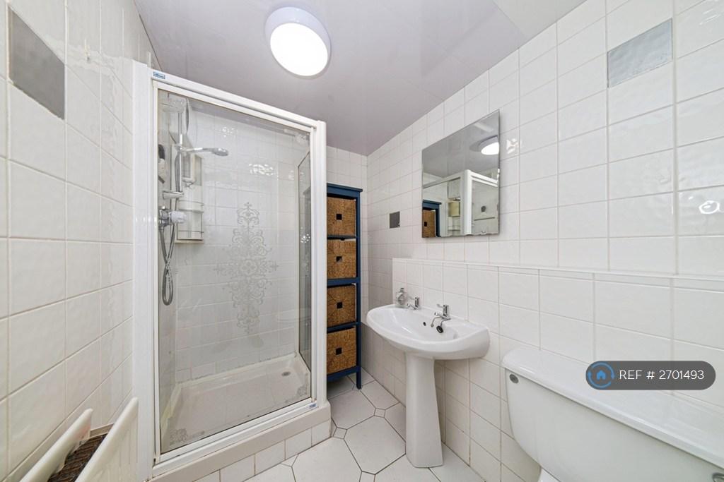 Fully Tiled Shower Room