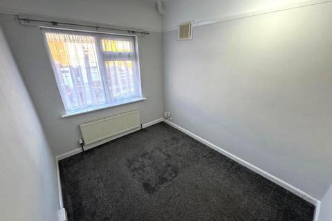 3 bedroom end of terrace house to rent, St Albans Road, Arnold, Nottingham, NG5 6GT