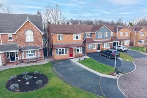 4 bedroom detached house for sale, Wiltshire Close, Woolston, WA1
