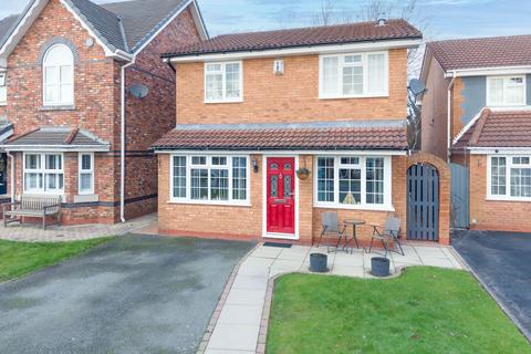4 bedroom detached house for sale, Wiltshire Close, Woolston, WA1