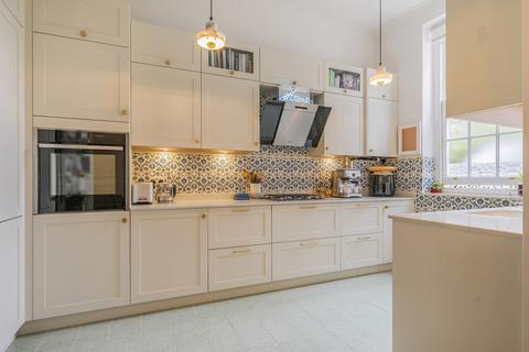 2 bedroom apartment for sale, Frithwood Avenue, Northwood, Middlesex