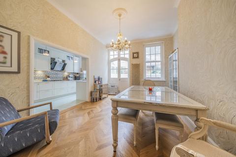 2 bedroom apartment for sale, Frithwood Avenue, Northwood, Middlesex