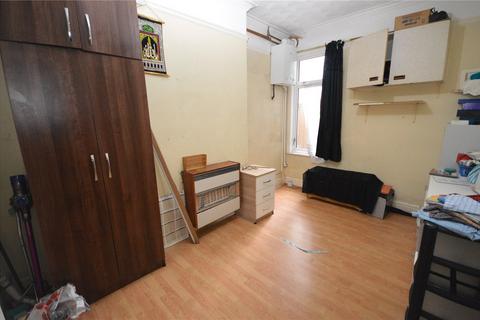 3 bedroom terraced house for sale, Claremont Road, Luton, Bedfordshire, LU4