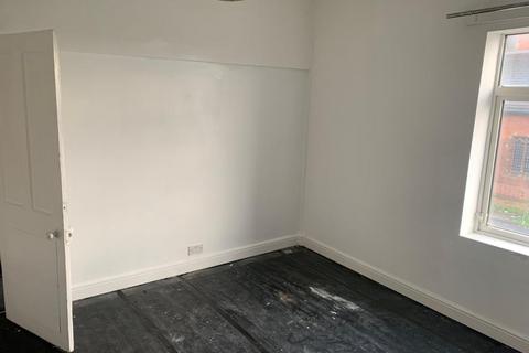 1 bedroom flat to rent, Flat a Leek Road, Stoke-on-Trent, ST13ER