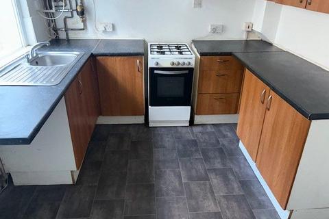 3 bedroom terraced house to rent, Luton Road, Dunstable