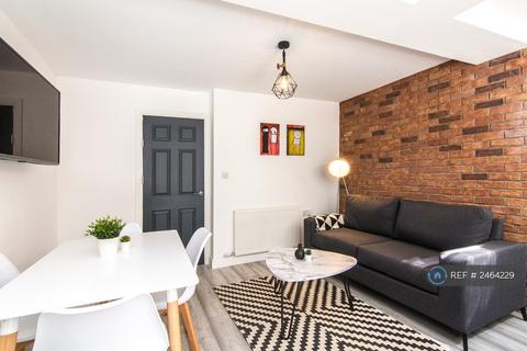 5 bedroom terraced house to rent, Hollis Road, Coventry, CV3