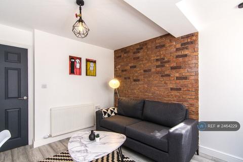5 bedroom terraced house to rent, Hollis Road, Coventry, CV3