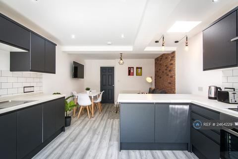5 bedroom terraced house to rent, Hollis Road, Coventry, CV3