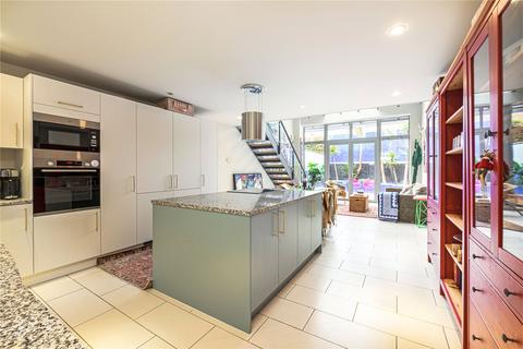 4 bedroom terraced house for sale, Ilminster Gardens, London, SW11