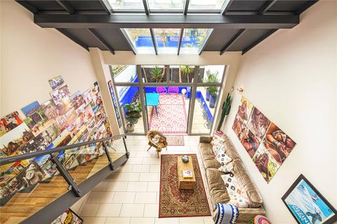4 bedroom terraced house for sale, Ilminster Gardens, London, SW11