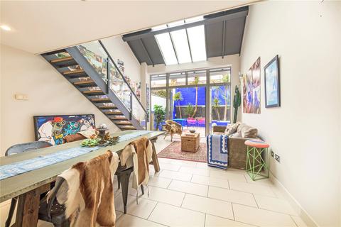 4 bedroom terraced house for sale, Ilminster Gardens, London, SW11