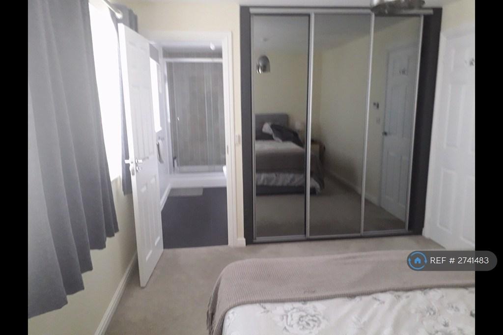 Modern Ensuite To Master Bedroom