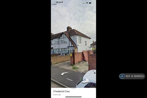 3 bedroom end of terrace house to rent, Frederick Crescent, Enfield, EN3