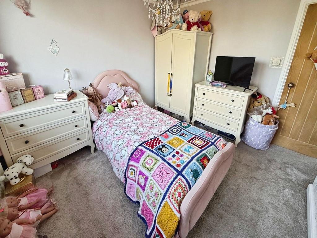 Second bedroom