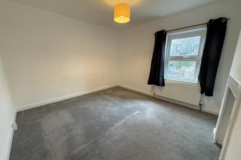 2 bedroom terraced house to rent, North Street, Wellington, Somerset, TA21