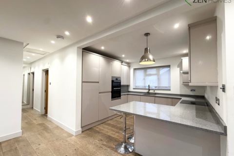 3 bedroom flat to rent, London N21