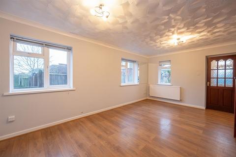 2 bedroom flat to rent, Elm Grove, Hayling Island PO11