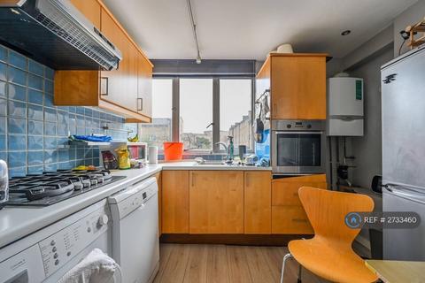 2 bedroom maisonette to rent, Lister House, London, E1