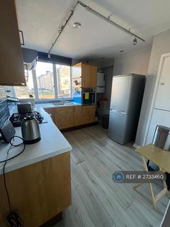 2 bedroom maisonette to rent, Lister House, London, E1