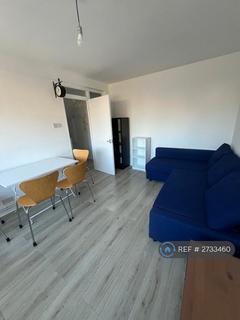 2 bedroom maisonette to rent, Lister House, London, E1