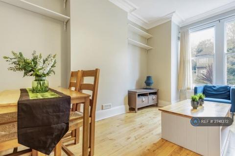 2 bedroom flat to rent, Knollys Road, London, SW16