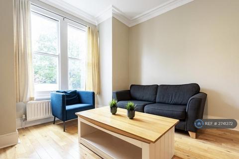 2 bedroom flat to rent, Knollys Road, London, SW16