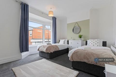 4 bedroom terraced house to rent, Lord Street, Redcar, TS10