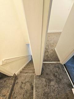 2 bedroom terraced house to rent, Reddish Lane, Manchester