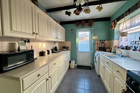 3 bedroom semi-detached house for sale, Plumpton Avenue, Hornchurch
