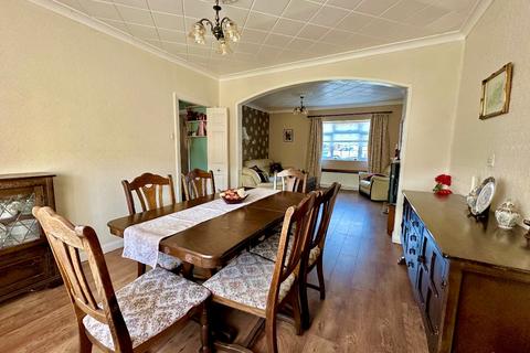 3 bedroom semi-detached house for sale, Plumpton Avenue, Hornchurch