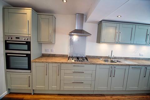 3 bedroom semi-detached house to rent, Cefn Penuel, Pentyrch, Cardiff