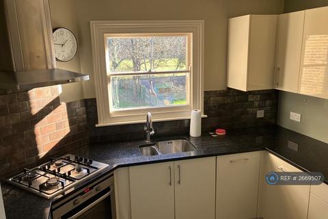 2 bedroom flat to rent, Balham, London, SW12