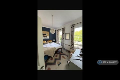 2 bedroom flat to rent, Balham, London, SW12